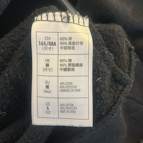 Disney Parks Black Red Minnie Mouse Long Sleeve Hoodie Sweatshirt Size Small - Picture 6 of 6